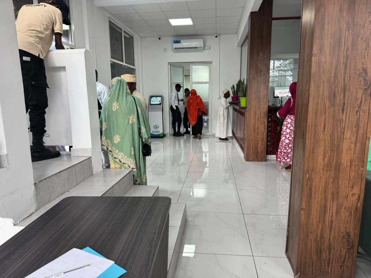 Installation d'un système de gestion des files d'attente - Banque Postale des Comores - 11