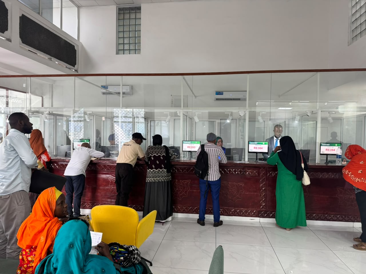 Installation d'un système de gestion des files d'attente - Banque Postale des Comores - 5