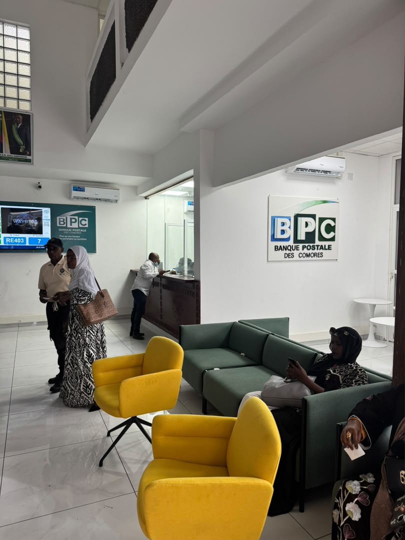 Installation d'un système de gestion des files d'attente - Banque Postale des Comores