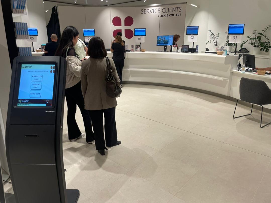 Installation de solutions digitales - Manor Genève, Suisse